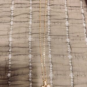 Elegant Gold letter V Necklace